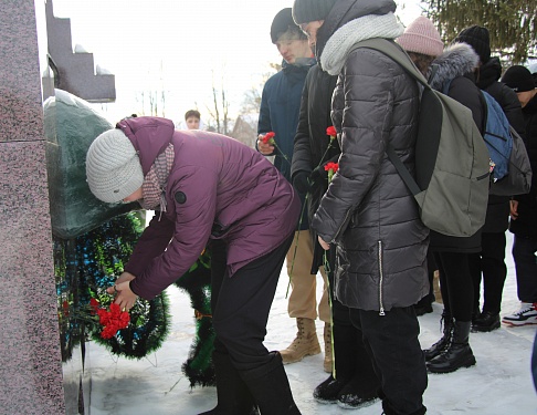 27 января у мемориала павшим в годы Великой Отечественной войны прошел традиционный митинг, посвященный Дню снятия блокады Ленинграда